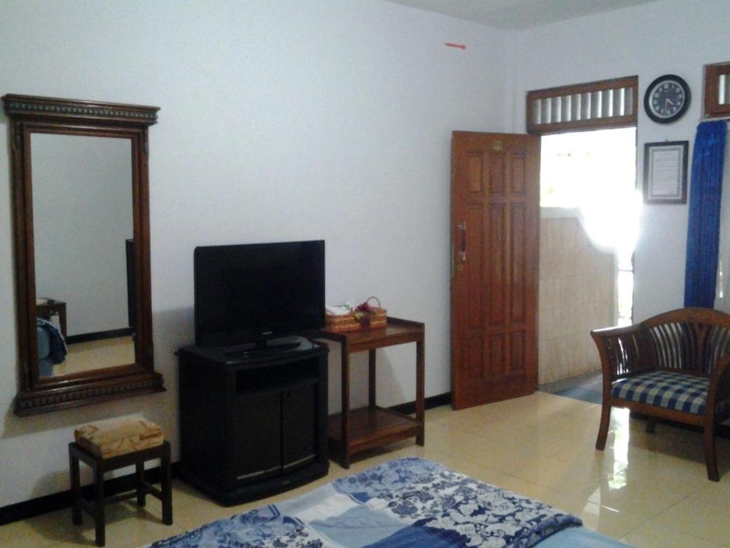 Hotel Wisma Djaja Syariah Bojonegoro Номер фото