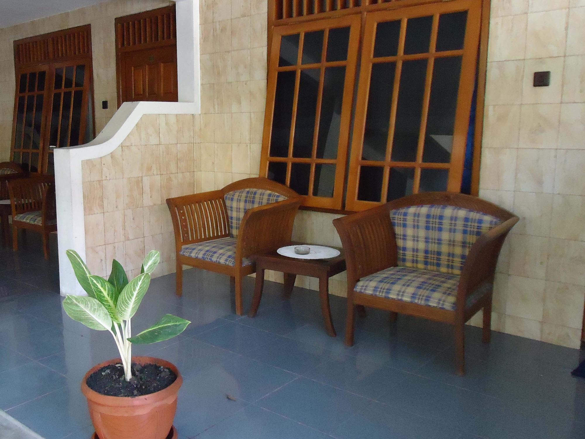 Hotel Wisma Djaja Syariah Bojonegoro Экстерьер фото