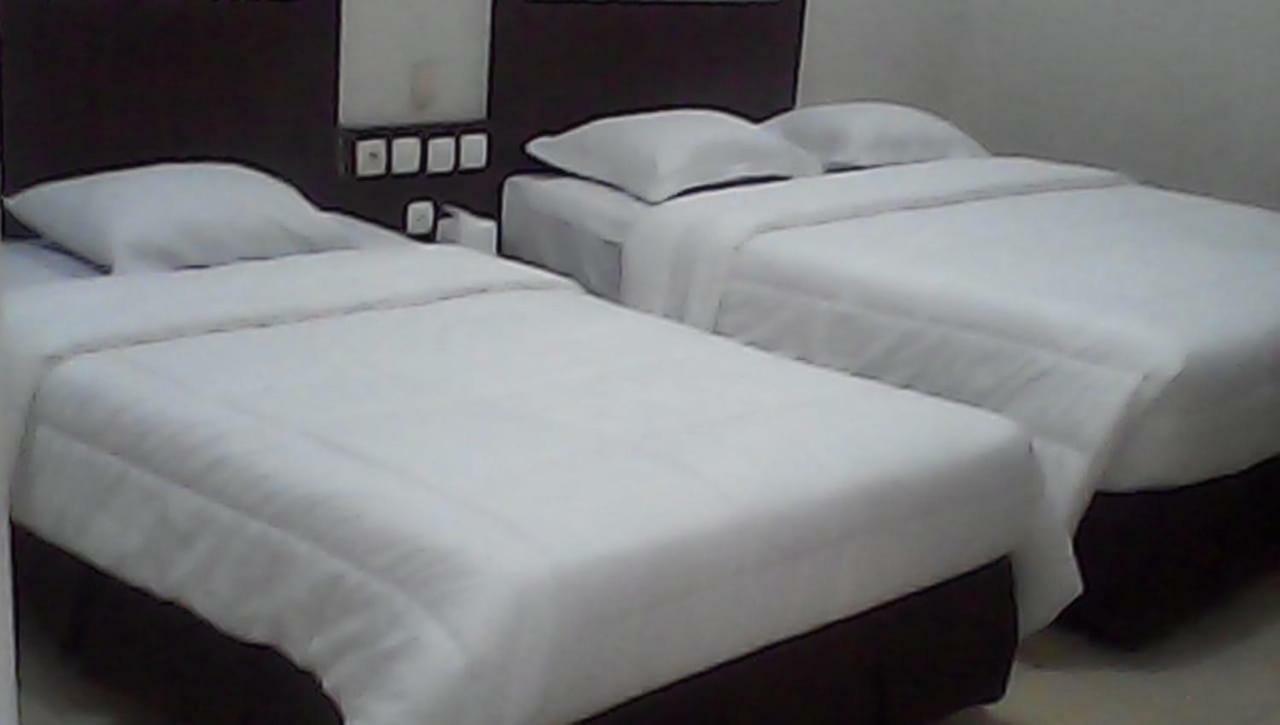 Hotel Wisma Djaja Syariah Bojonegoro Экстерьер фото